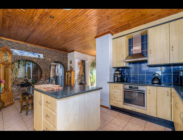 4 BEDROOM HOUSE FOR SALE IN WELTEVREDEN PARK